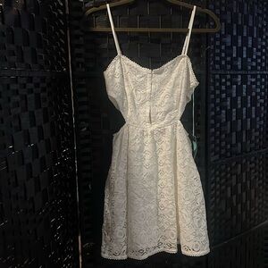 Kendall and Kylie white side cut out dress size medium new with tags Pacsun